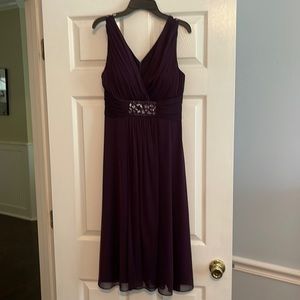 Eggplant colored, Jessica Howard brand size 6 cocktail dress 3/4 length